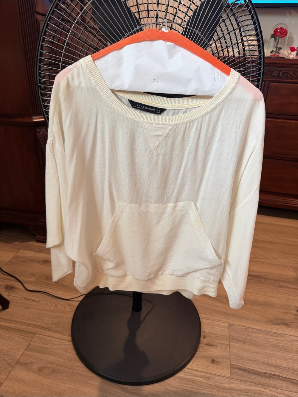 Zara Cream Relaxed Crewneck Sweatshirt with Kangaroo Pocket